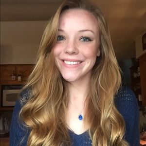 Meet your Posher, Alexis